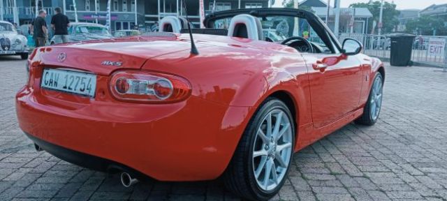 2009 - Mazda MX5 NC2 (Peter Rabie)