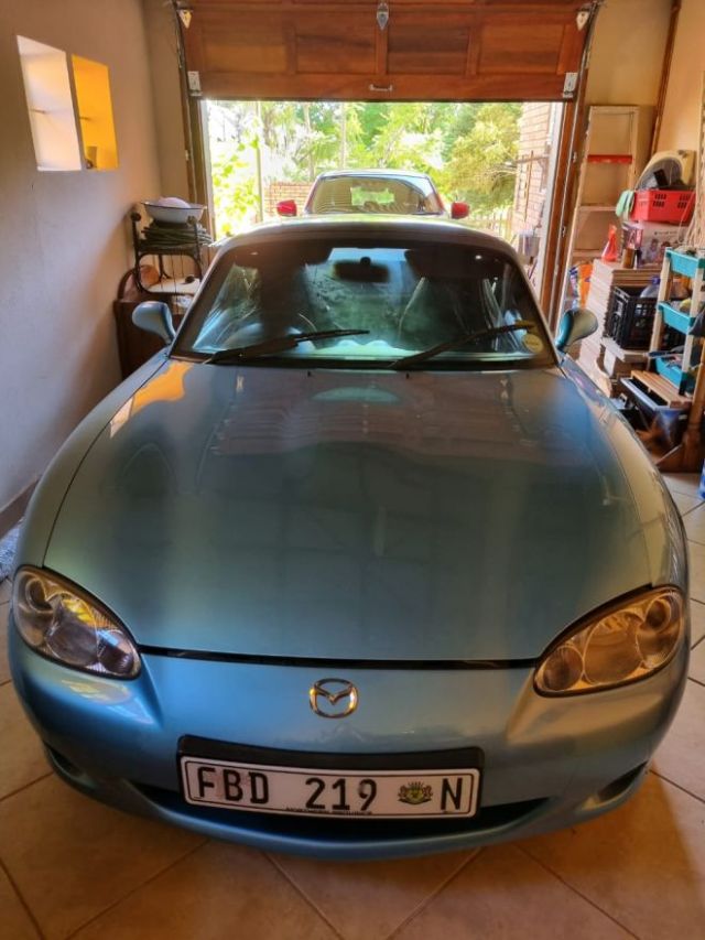 2000 - Mazda MX5 NB2 (Suzy Caroto)