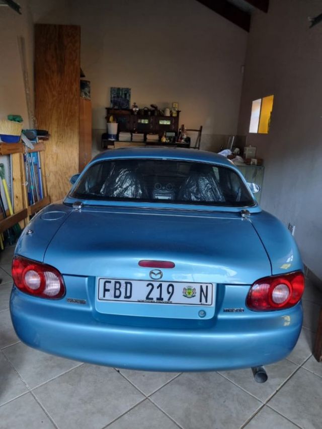 2000 - Mazda MX5 NB2 (Suzy Caroto)